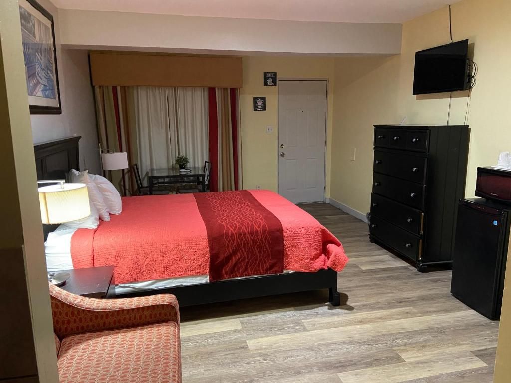 Delux Inn Clearwater room 5